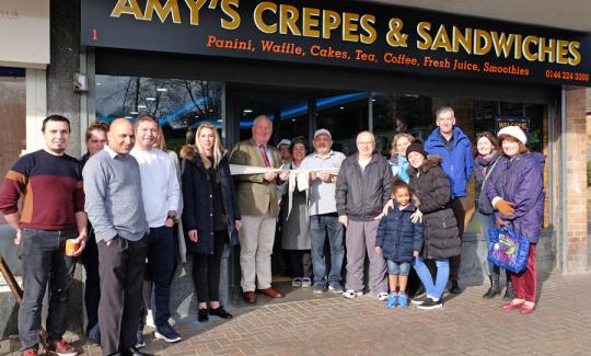 Sir Mike Penning MP officially opens ‘Amy’s Crepes & Sandwiches’ at The Denes