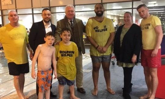 Sir Mike Penning visits Dacorum Dolphins Swimming Club at Everyone Active