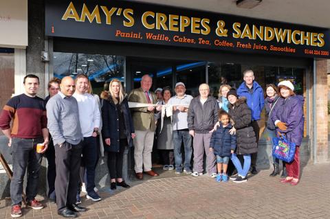 Sir Mike Penning MP officially opens ‘Amy’s Crepes & Sandwiches’ at The Denes