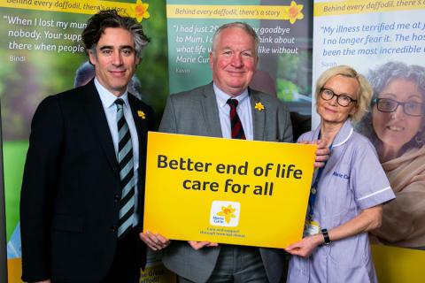 Sir Mike Penning MP and Stephen Mangan help launch Marie Curie’s Great Daffodil Appeal
